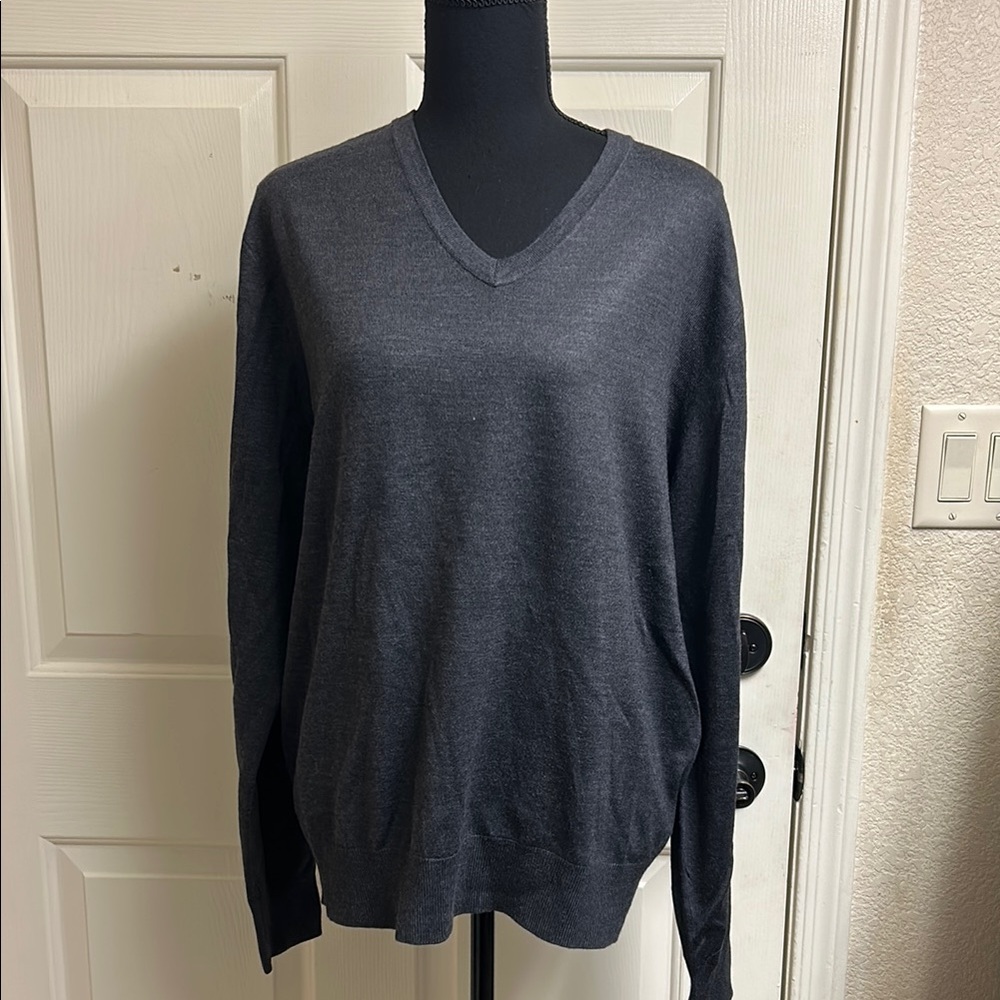 Murano Modern Performance Men's Large Gray Sweater V-Neck Men's Sweater EUC